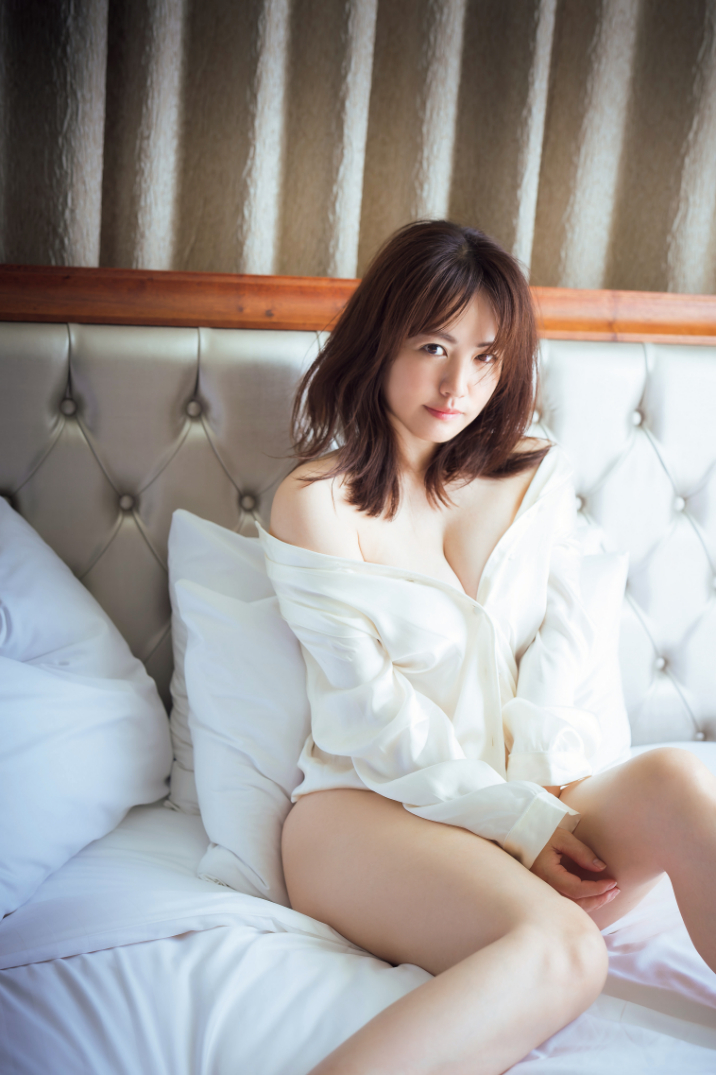 磯山さやか写真集『and more』掲載外アザーカット