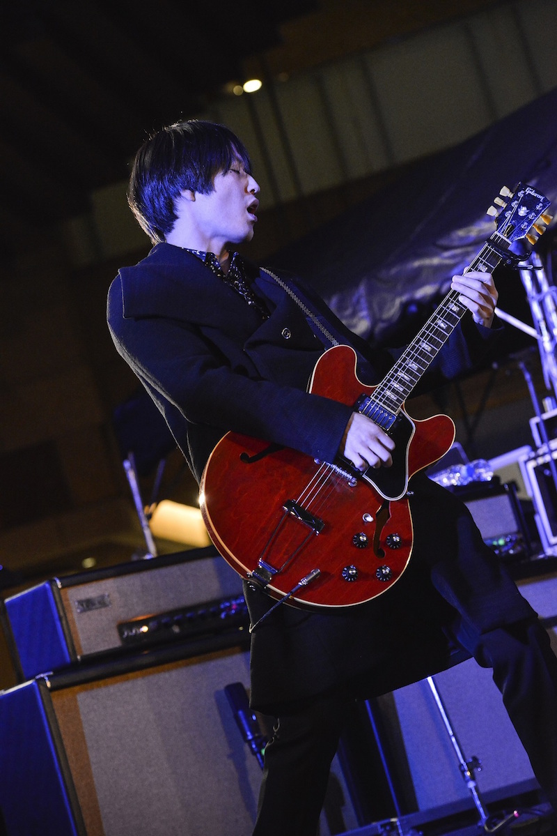 [Alexandros] photo by AZUSA TAKADA