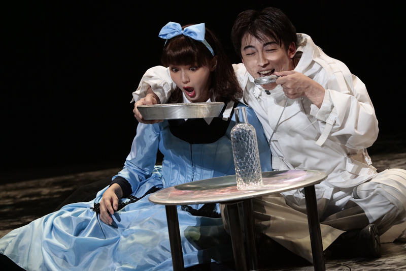 NODA・MAP 第 26 回公演『兎、波を走る』（撮影：篠山紀信）