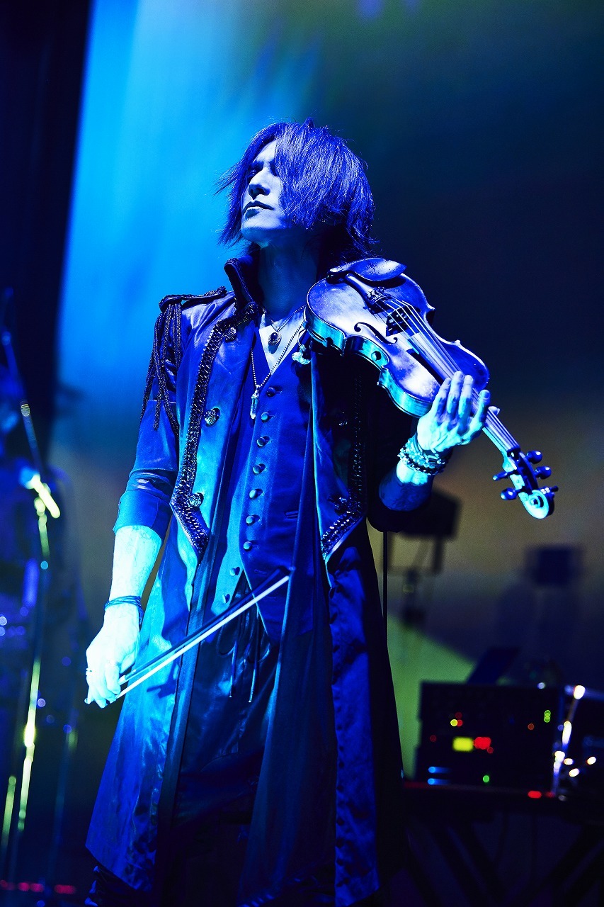 SUGIZO