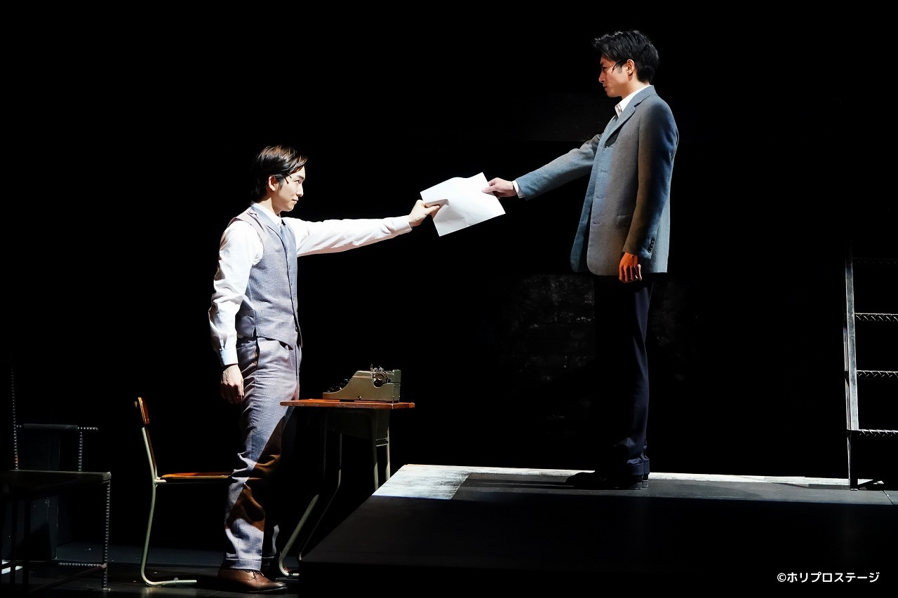 （左）彼役：前田公輝（右）私役：木村達成 　　　　撮影：田中亜紀