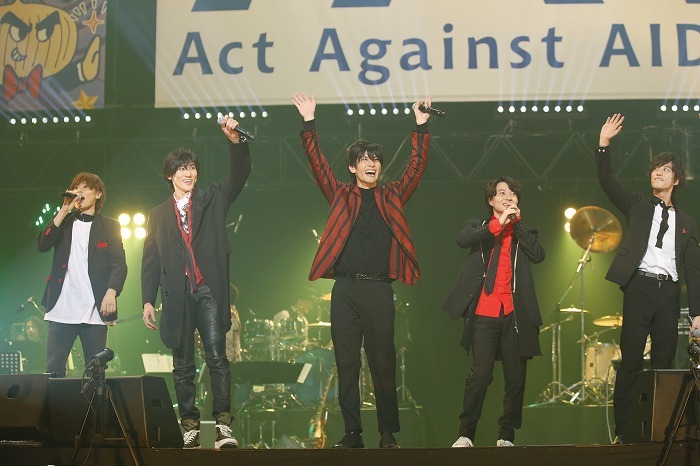 ライブレポート】Act Against AIDS 2018「THE VARIETY 26」開催～岸谷五朗、寺脇康文、三浦春馬ら豪華俳優陣が武道館に集結  | SPICE - エンタメ特化型情報メディア スパイス