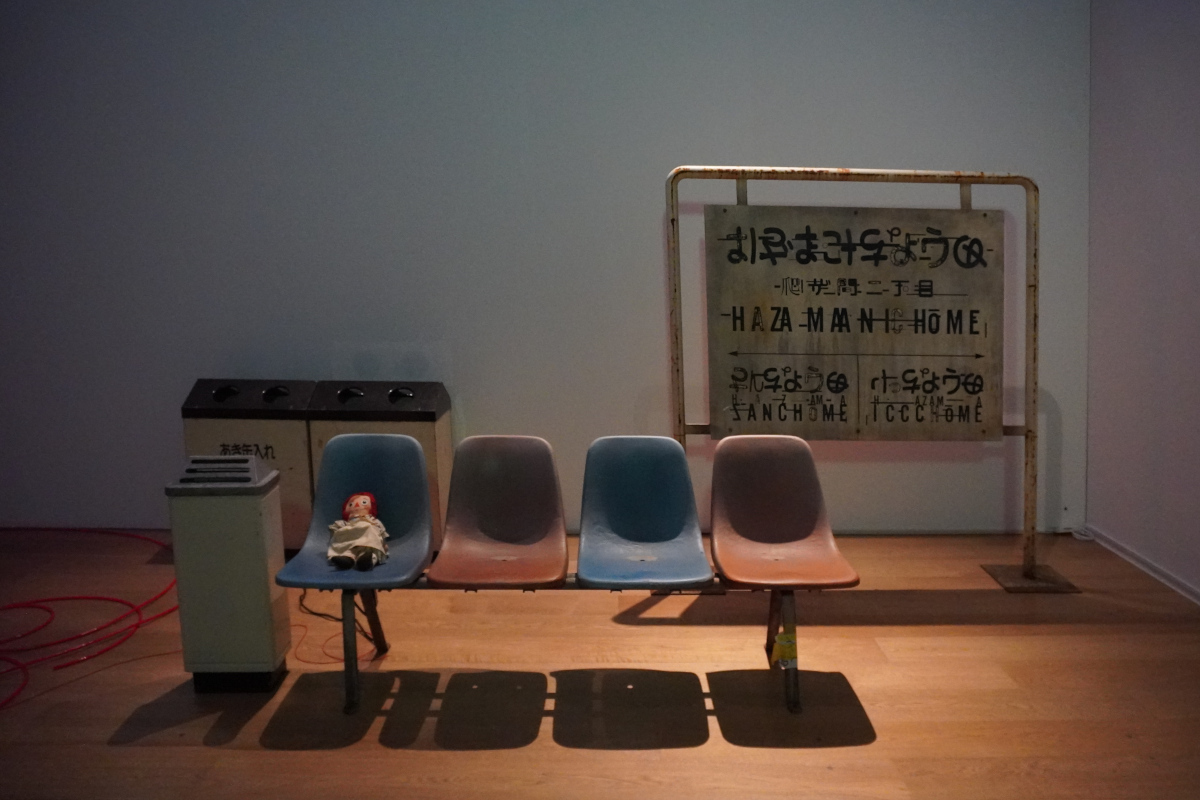 どこかで見たことがあるような、駅のホーム