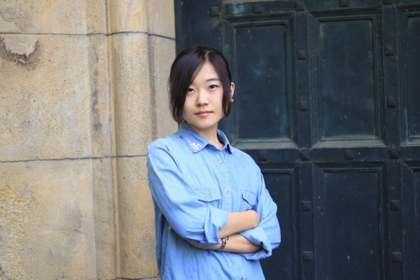 「露と枕」主宰   井上瑠菜