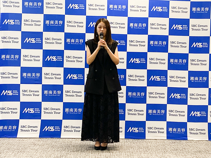 特別ゲストとして登壇した、元AKB48の島田晴香氏。「この大会を目標に向かう力に」と選手にエール