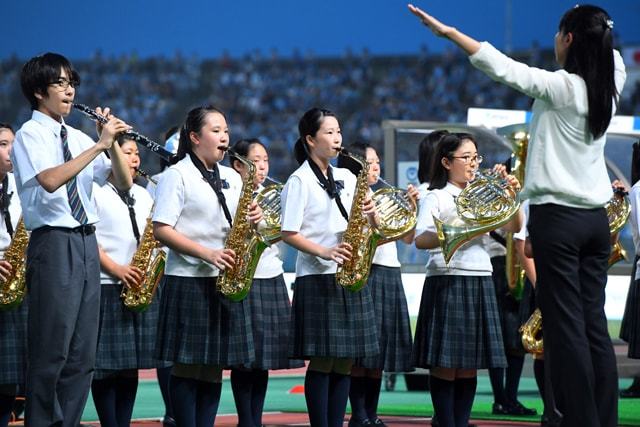 地元中学の演奏学部による生演奏は必見