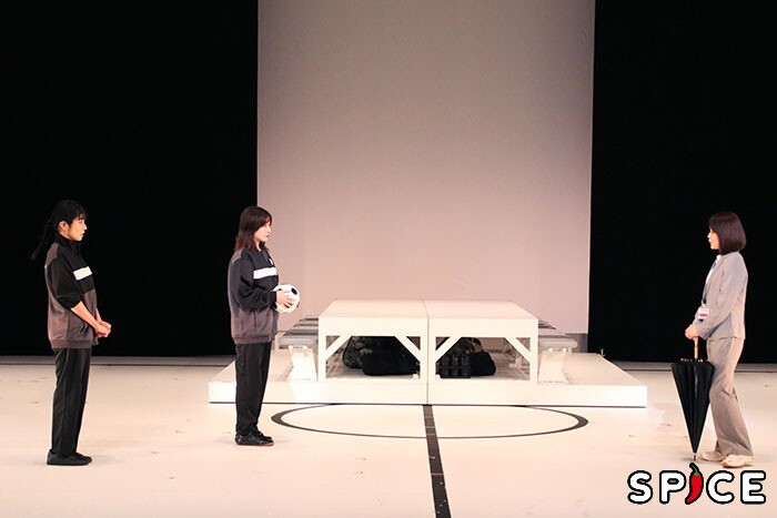 パルコ・プロデュース2025『シャイニングな女たち』舞台写真