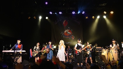 KANIKAPILA 憧れの先輩ガールズバンド・SCANDALと念願のライヴ初共演