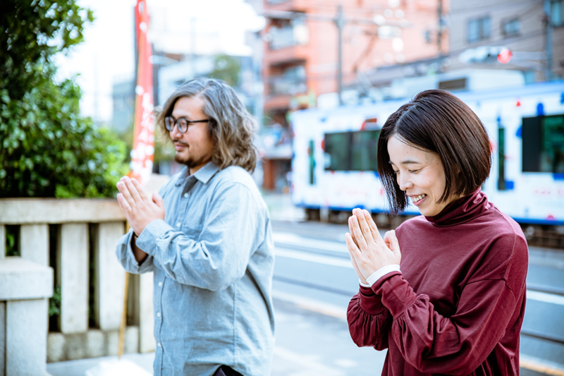 「成功祈願しとこっか」（安藤玉恵）「祈っときましょう」（大谷皿屋敷）