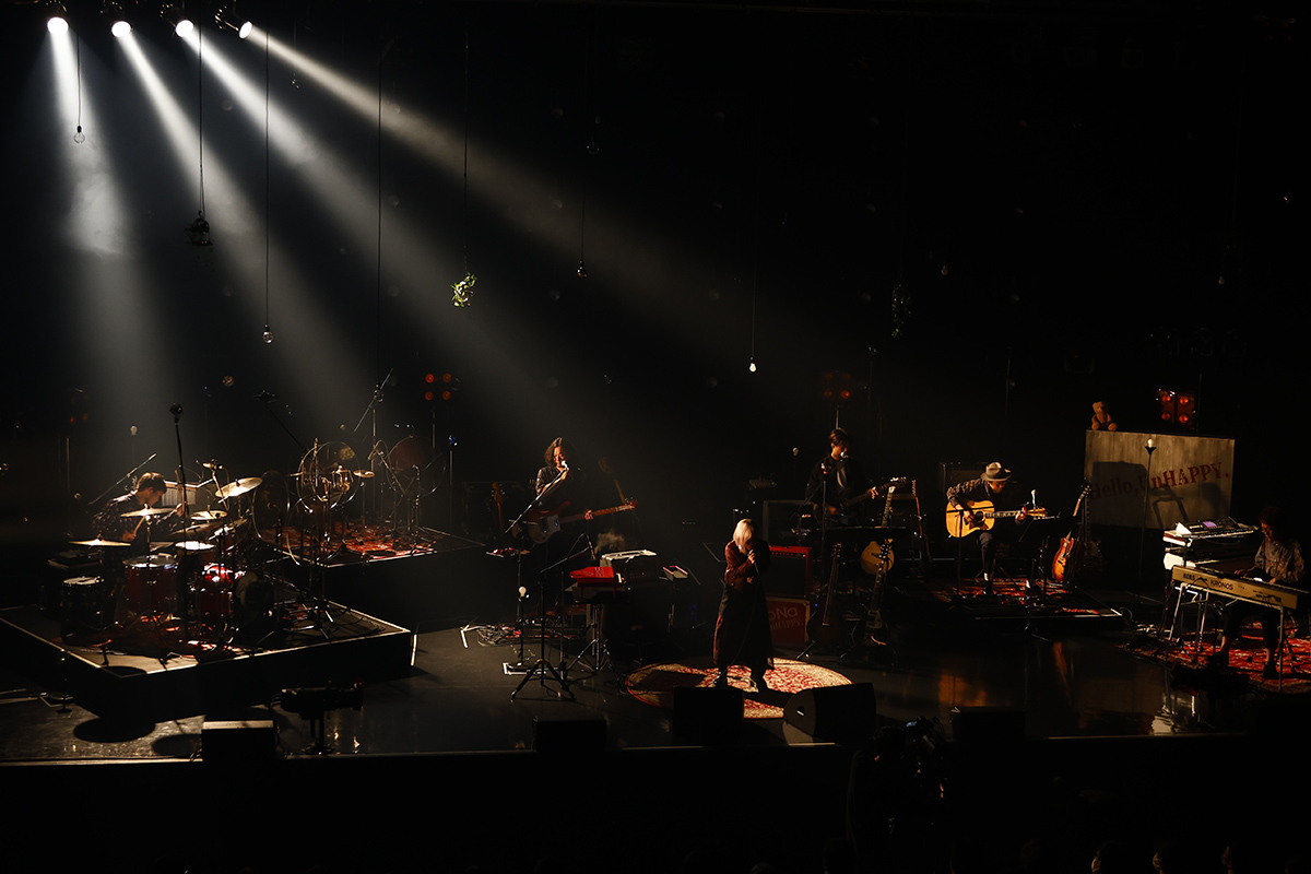 『ReoNa Acoustic Concert Tour 2022 “Naked”』KT Zepp Yokohama公演より Photo：Viola Kam (V'z Twinkle)