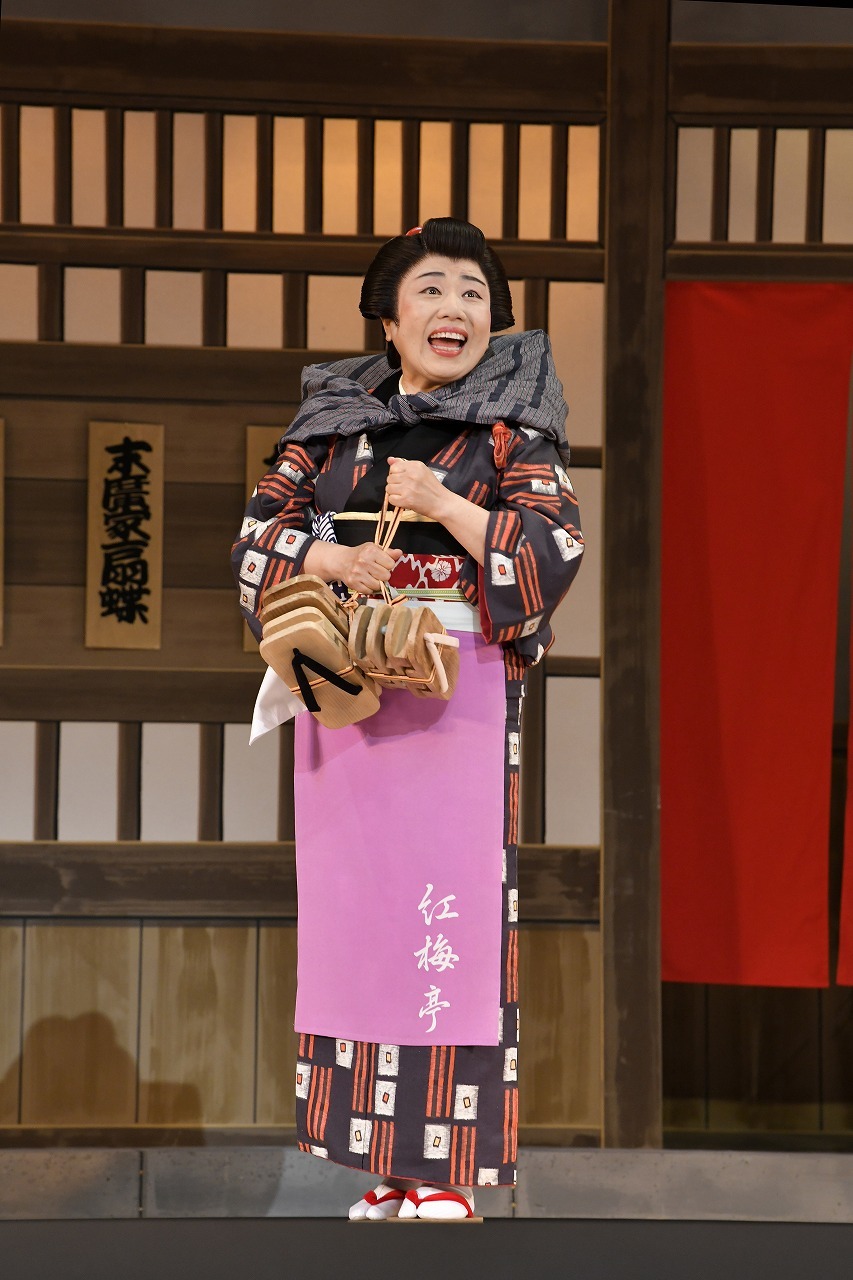 『おあきと春団治～お姉ちゃんにまかしとき～』舞台写真　藤山直美 ／(C)松竹