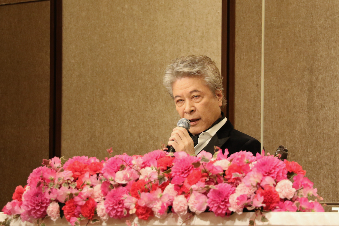 鹿賀丈史&市村正親「ラブだけでなくヘルシーもフォーエバーに