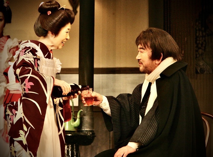 森光子さんと丸山博一『放浪記』（2009年）