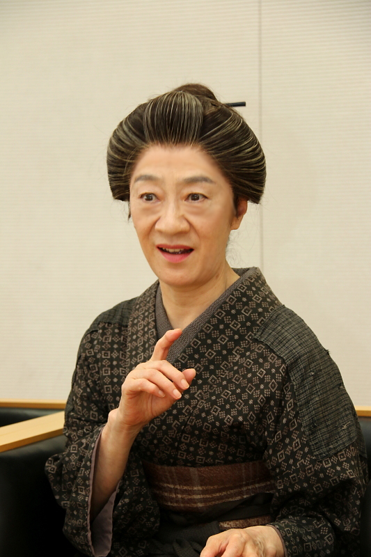『頭痛肩こり樋口一葉』三田和代