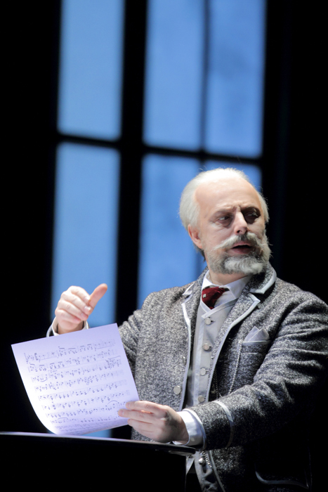 Vladimir Stoyanov as Yeletsky in The Queen of Spades (C) ROH 2018. Photographed by Catherine Ashmore