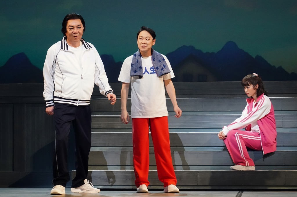 （左から）古田新太、阿部サダヲ、西野七瀬  　撮影：田中亜紀
