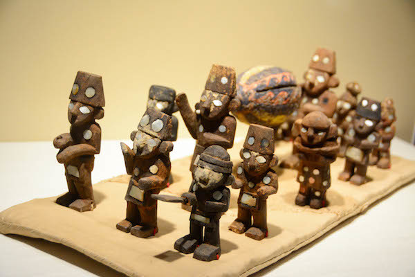 《木製の葬送行列のミニチュア模型》 チムー文化　ペルー文化省・モチェ神殿群博物館所蔵