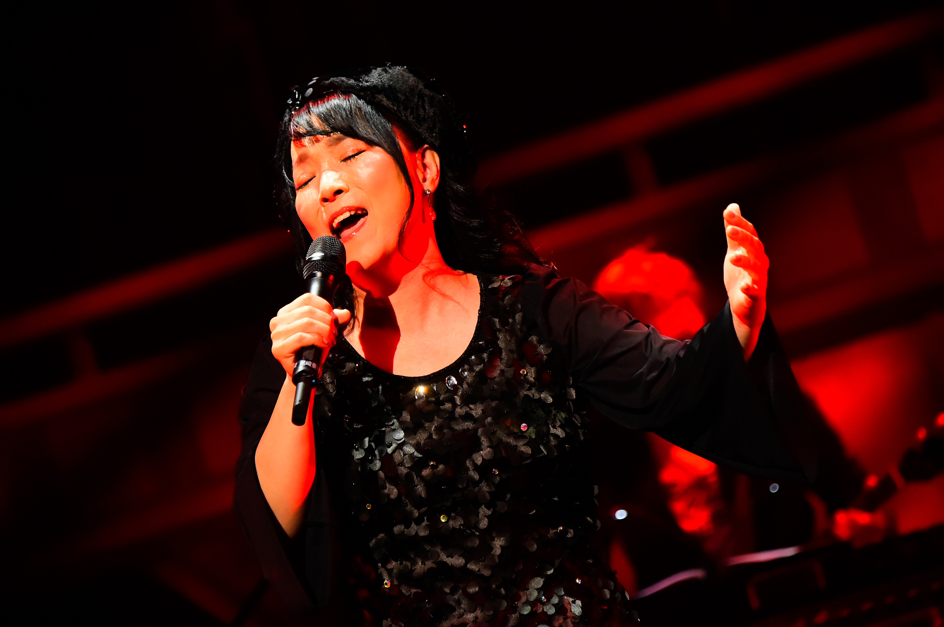 尾崎亜美 Photo by 西岡浩記