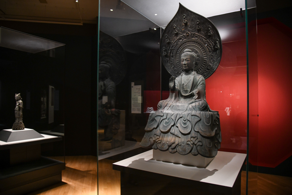 《薬師如来坐像》 飛鳥時代（7世紀）　奈良・法隆寺蔵
