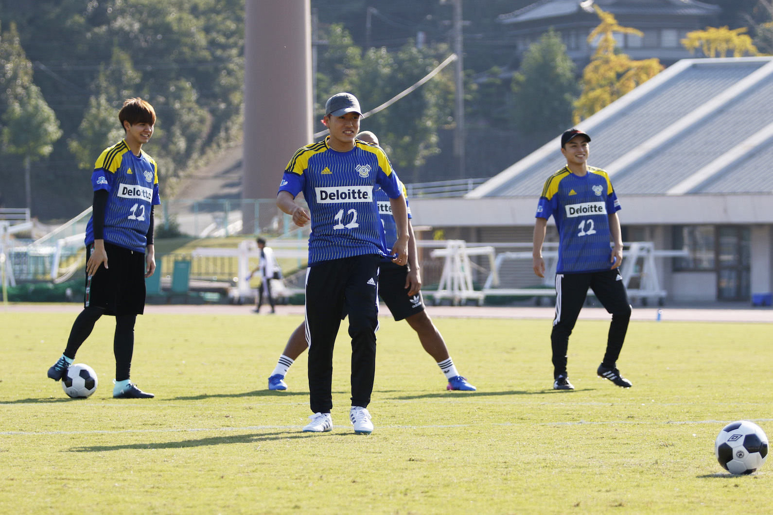 白濱亜嵐、関口メンディー、中務裕太、片寄涼太＠「FC今治vs東京武蔵野シティFC戦」