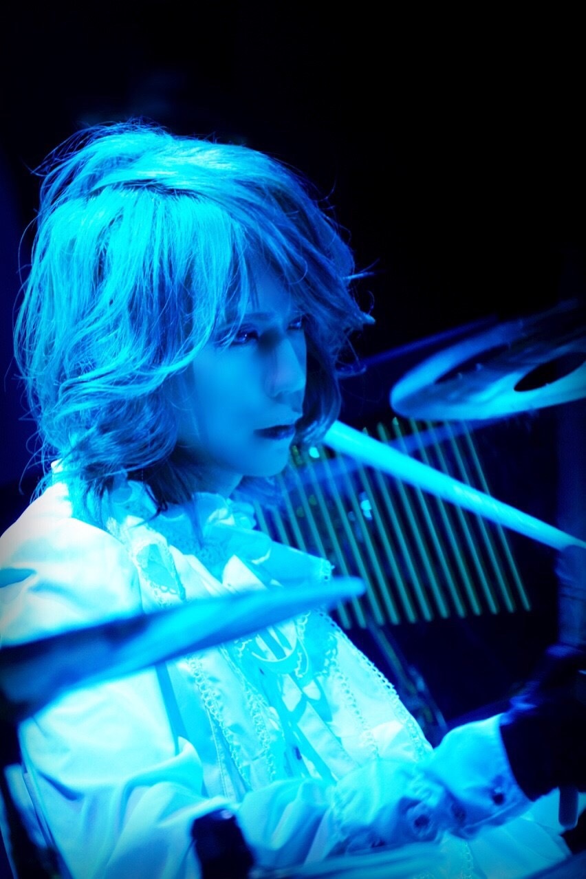 Shinya(DIR EN GREY / SERAPH) 撮影＝Lestat C＆M Project