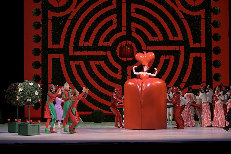 Alice's Adventures in Wonderland(C) by Christopher WHEELDON　最終舞台稽古より　山本涼杏　撮影：鹿摩隆司