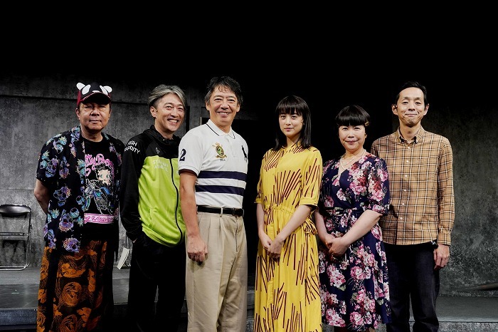 （左から）古田新太、池田成志、生瀬勝久、山本美月、池谷のぶえ、宮藤官九郎