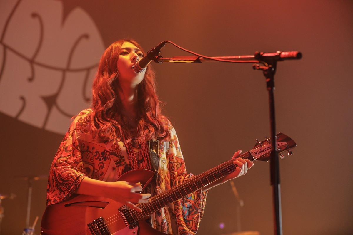 GLIM SPANKY 撮影＝HAJIME KAMIIISAKA