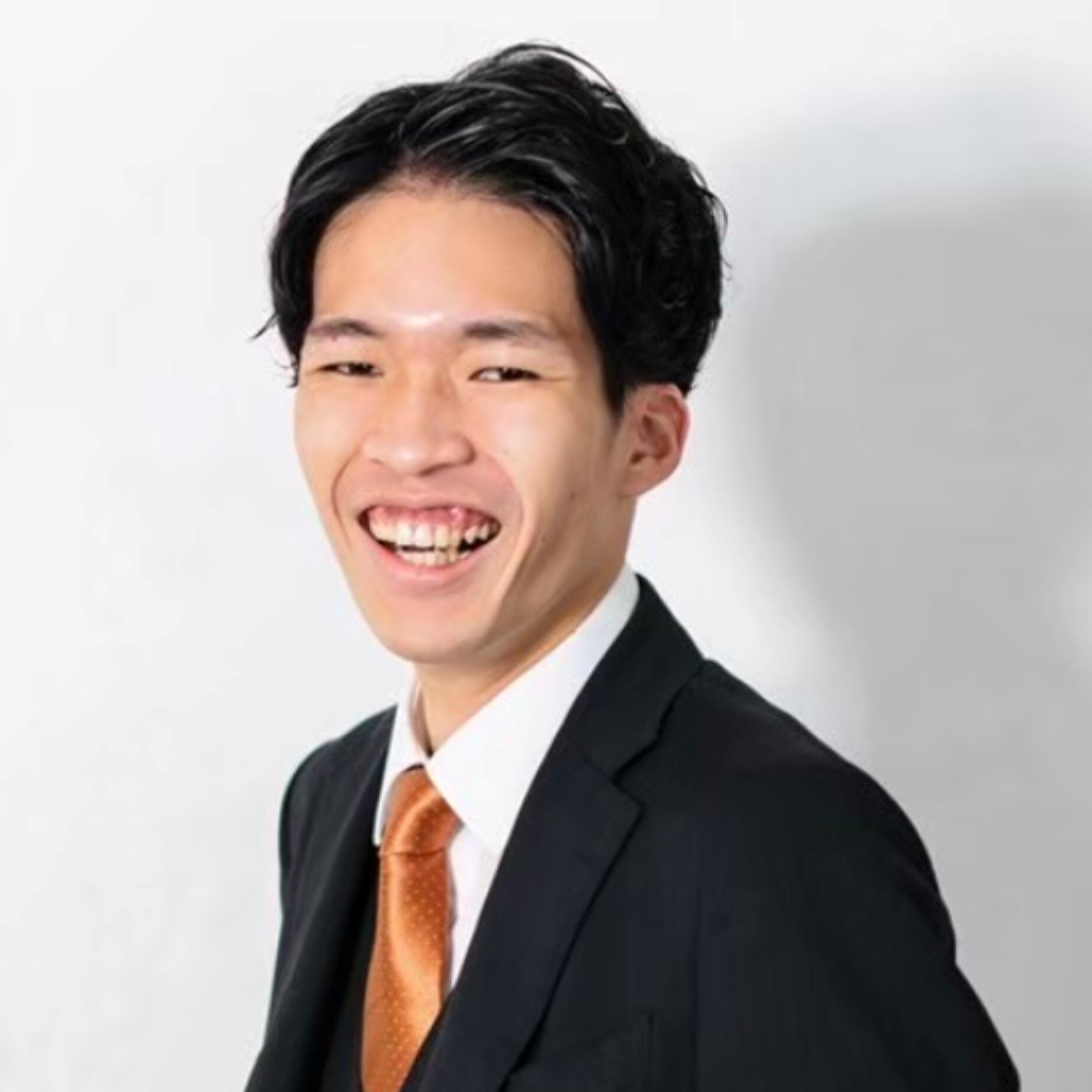 新井瑛久