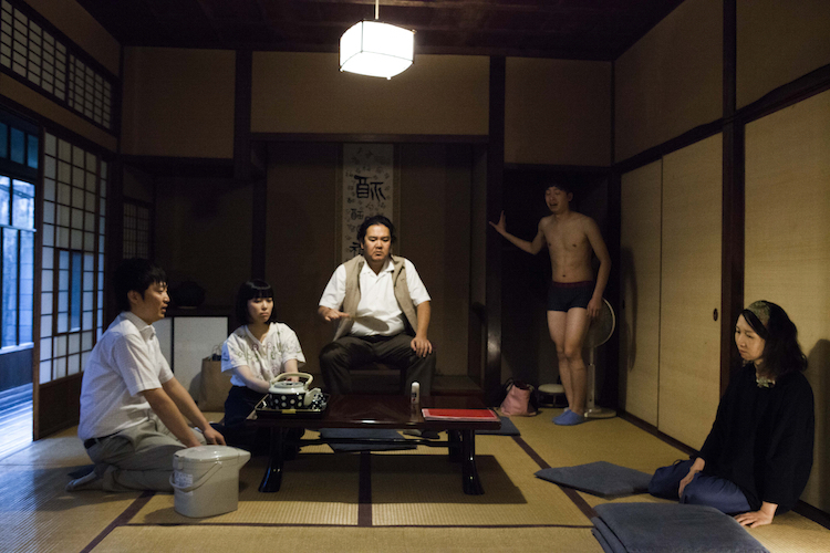 水素74%『花火』（2017年）より　　撮影：伊藤佑一郎