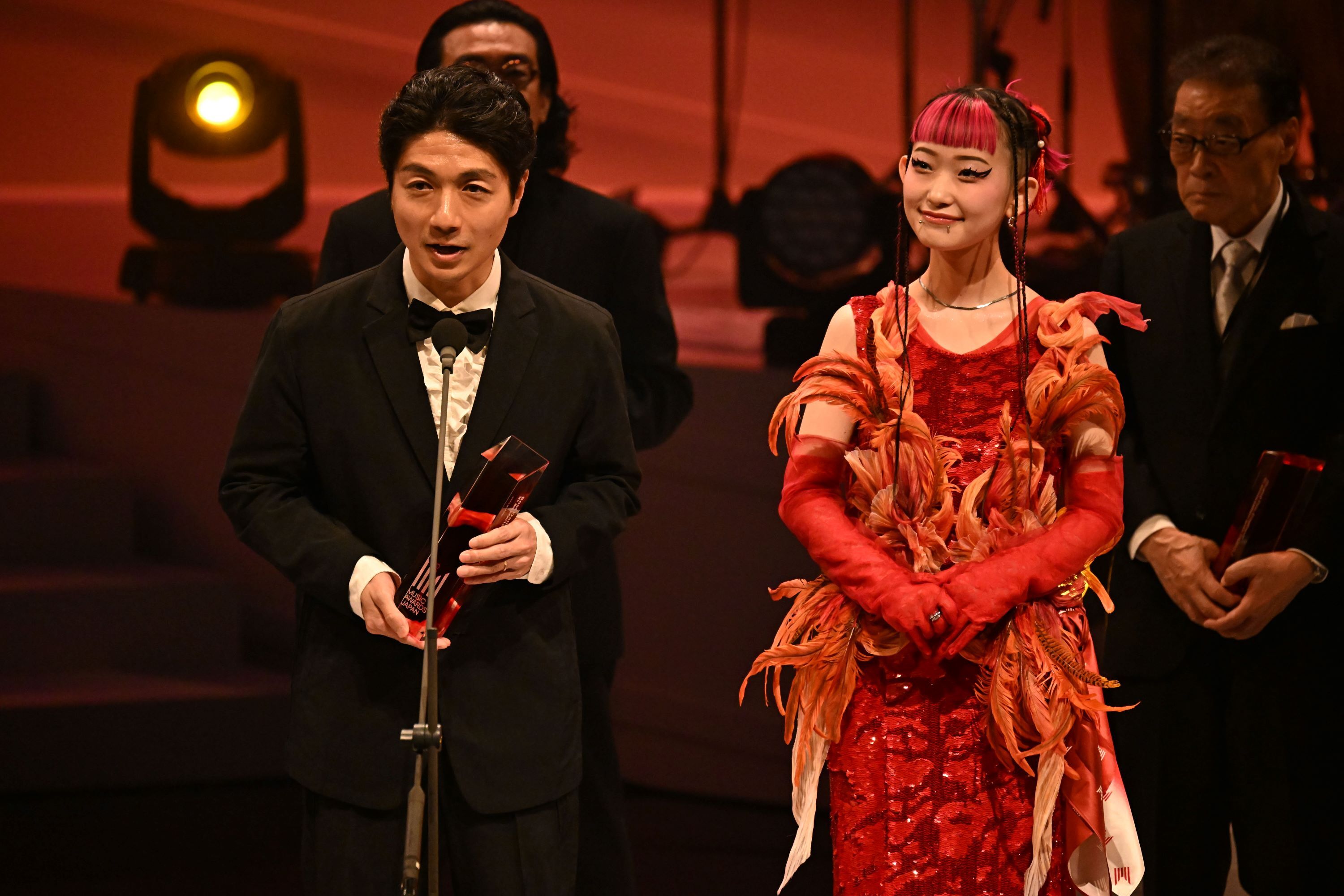 【最優秀ダンス・エレクトロニック楽曲賞】水曜日のカンパネラ (c)CEIPA /MUSIC AWARDS JAPAN2025