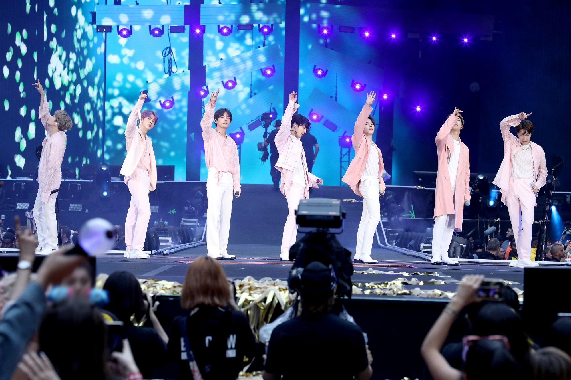 BTS 韓国アーティスト初のウェンブリー・スタジアム公演で12万人熱狂「また一つ夢を叶えることができました」 SPICE エンタメ特化