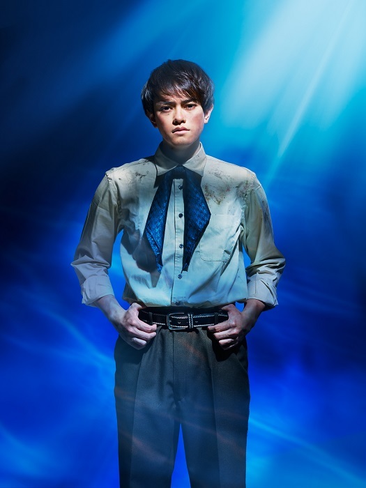 前田隆太朗 (C)舞台「無人島に生きる十六人」プロジェクト
