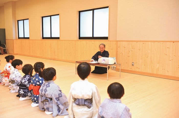 「こども歌舞伎スクール寺子屋」片岡秀太郎講義風景