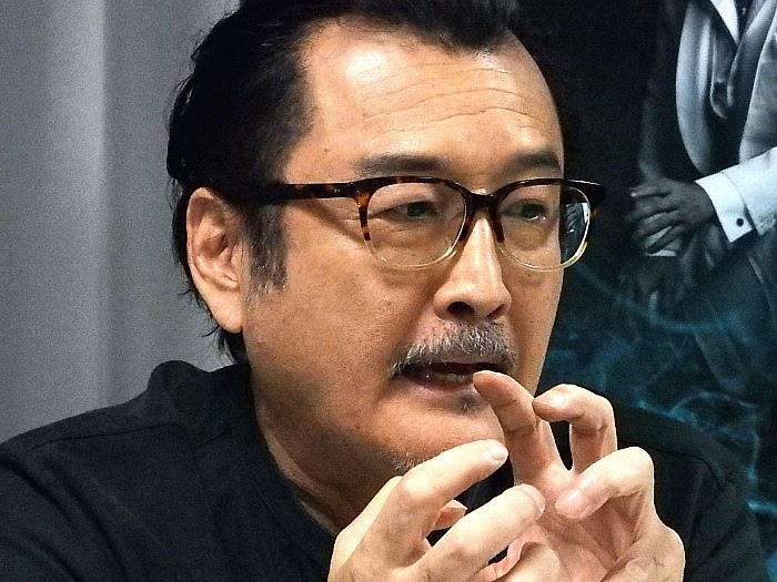 吉田鋼太郎