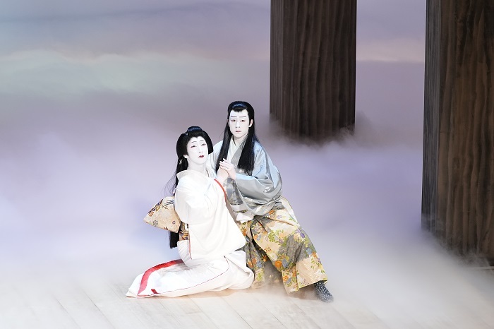 第三部『天守物語』（左より）富姫=中村七之助、姫川図書之助=中村虎之介 ／(C)松竹