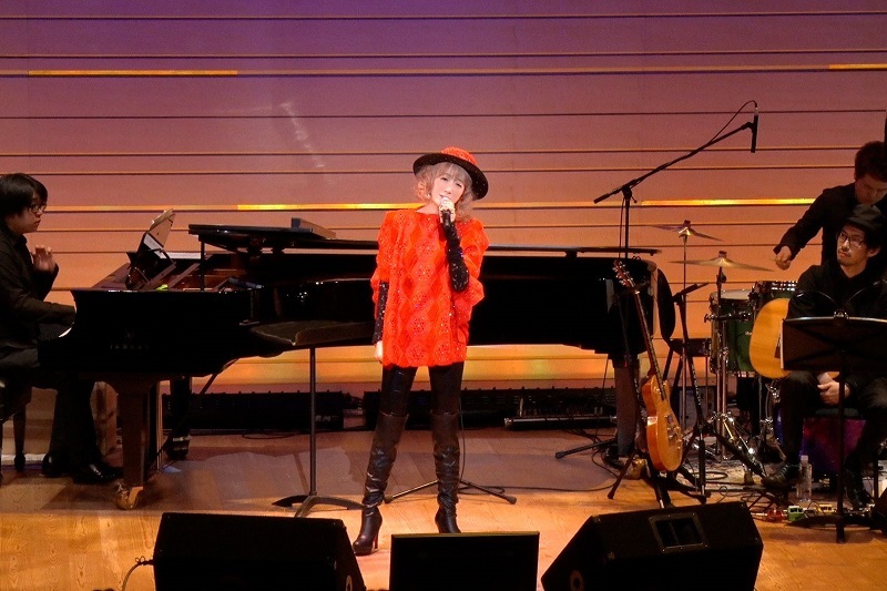 涼風真世 デビュー35周年を祝したアルバム『Fairy』コンサートで“現在