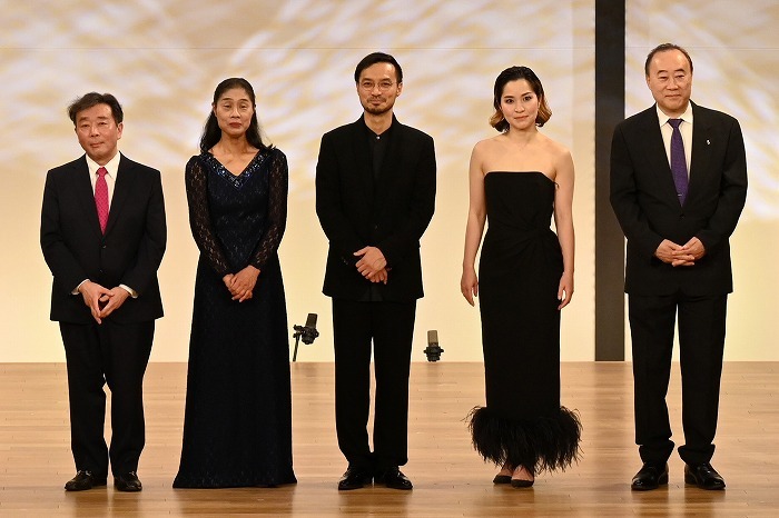 左から、中野 振一 郎、加藤 知子、大萩 康司、神尾 真由子、工藤 重典