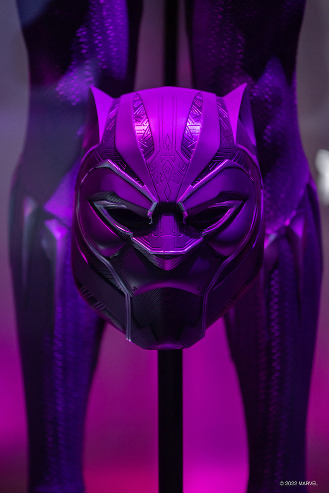 ブラックパンサーのマスク