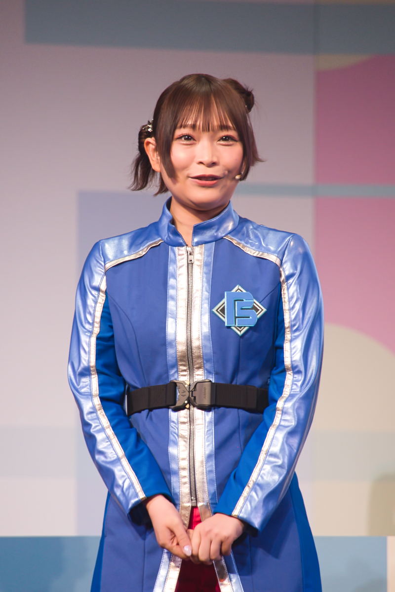 小山百代