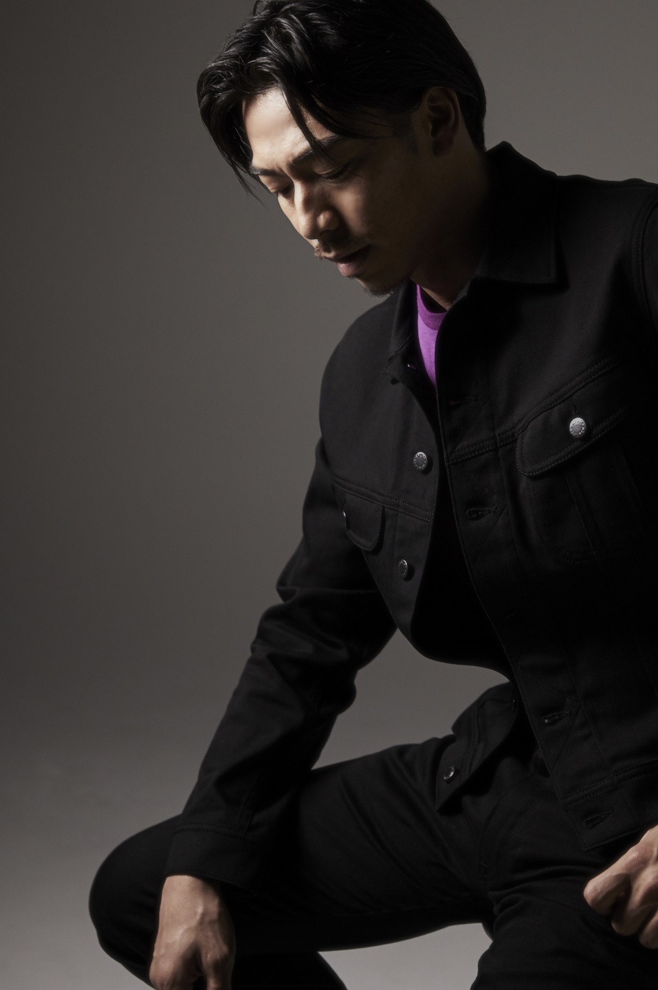 AKIRA 撮影＝岩間辰徳
