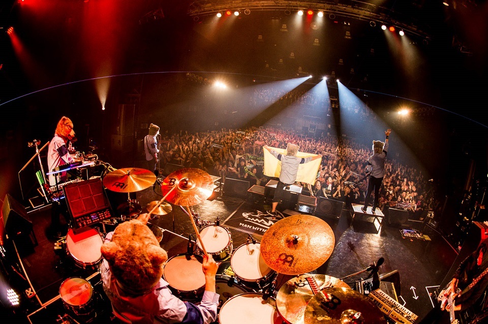 MAN WITH A MISSION　photo by Daisuke Sakai (FYD inc.)