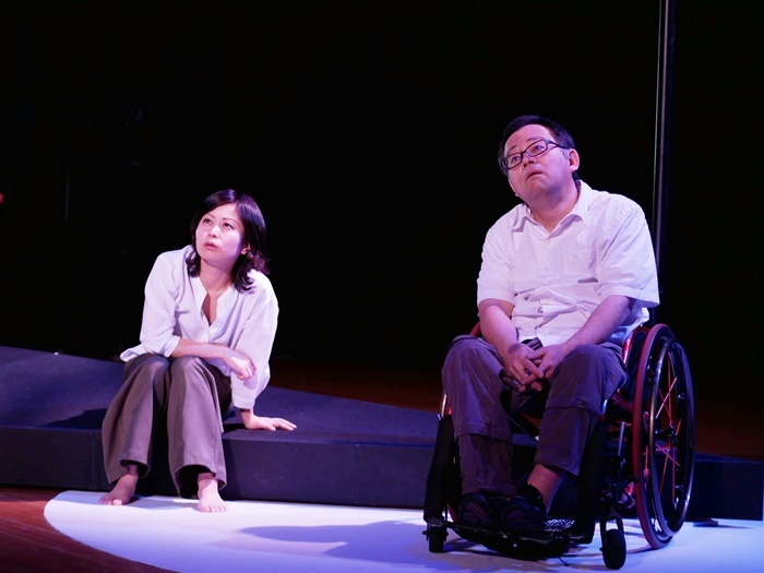 コンブリ団『「ムイカ」再び 西へ東へ』（2018年） ［撮影］井上信治