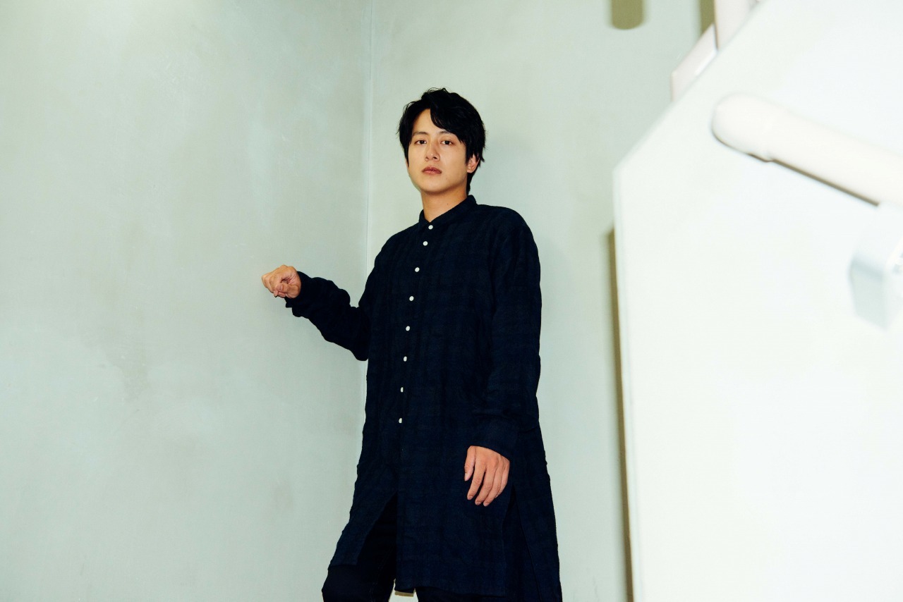 溝端淳平 『管理人』 　撮影＝髙村直希