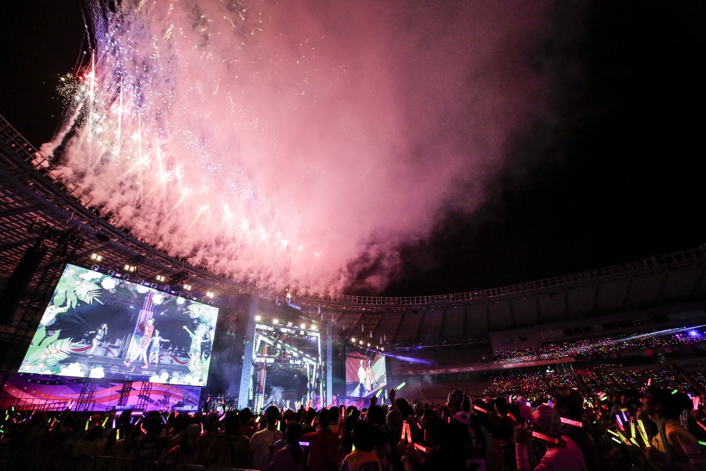 『ももクロ夏のバカ騒ぎ2017 -FIVE THE COLOR Road to 2020- 味の素スタジアム大会会場』1日目 Photo by HAJIME KAMIIISAKA＋Z