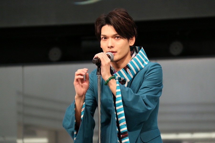 崎山つばさ