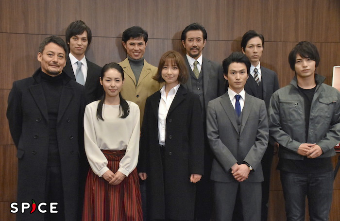 山口馬木也、西原亜希、篠田麻里子、松田凌、中村優一（前列左から）、瀬戸啓太、小島よしお、水谷あつし、田中稔彦（後列左から）