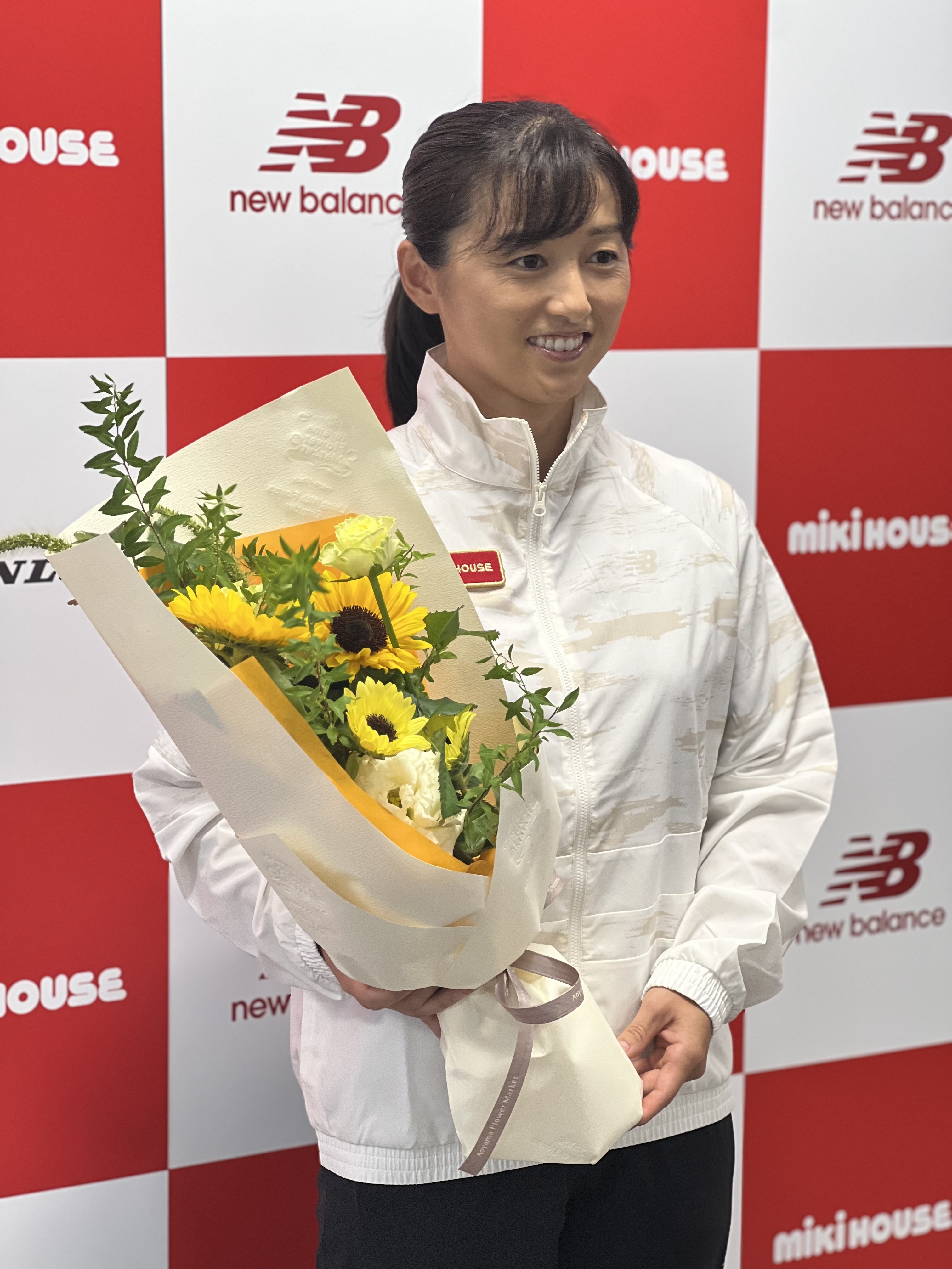 記者会見を行った土居美咲