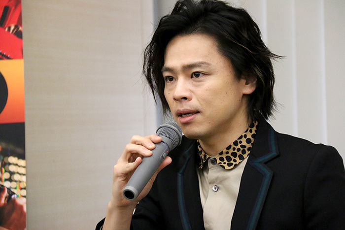 中川晃教