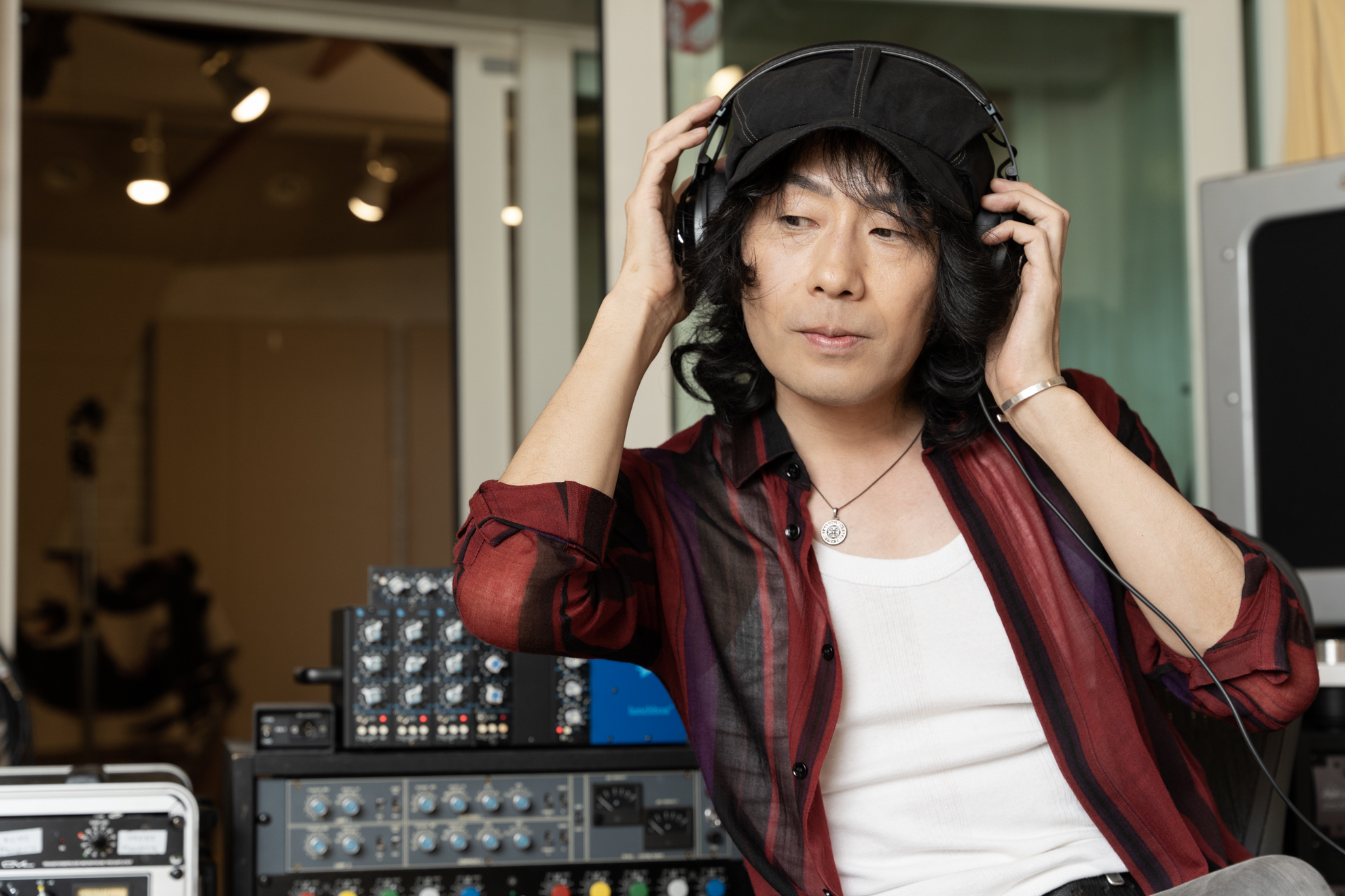 NAOKI（LOVE PSYCHEDELICO）with JBL CLUB ONE ハイブリッド ノイズキャンセリング ヘッドホン